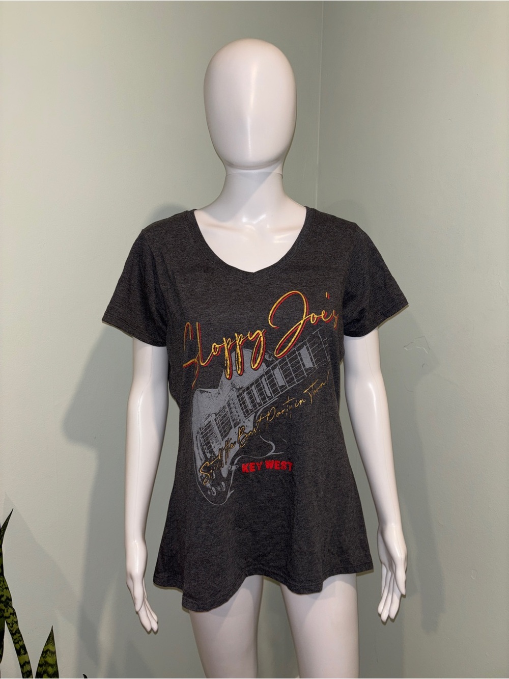 Sloppy Joe's Key West Gray Short Sleeve V-Neck T-Shirt - L